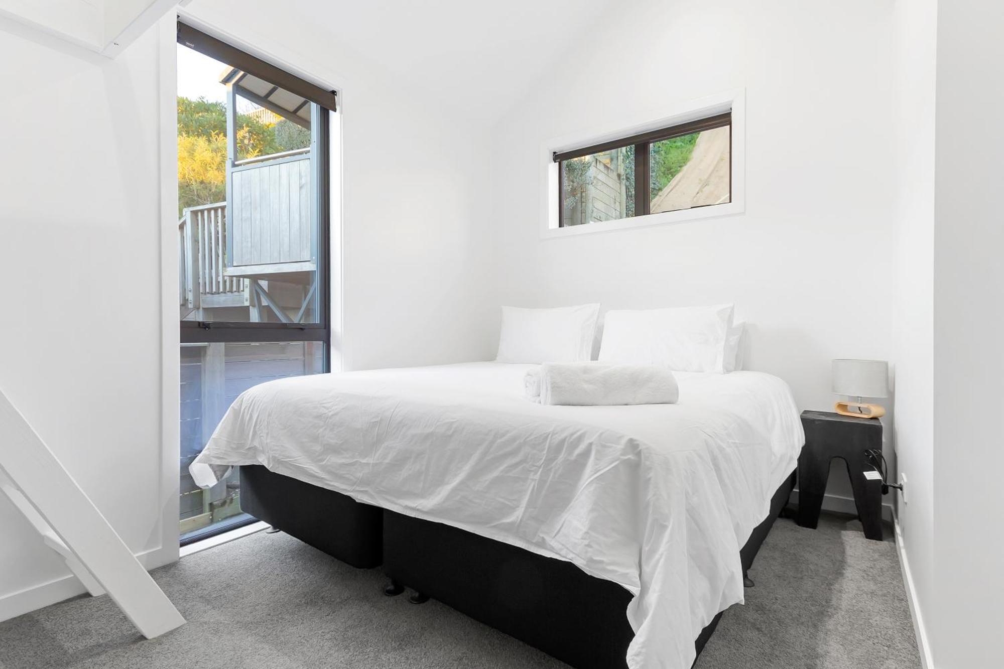 Brand New Lake Front Homes Spa Pool Taupo Exterior photo