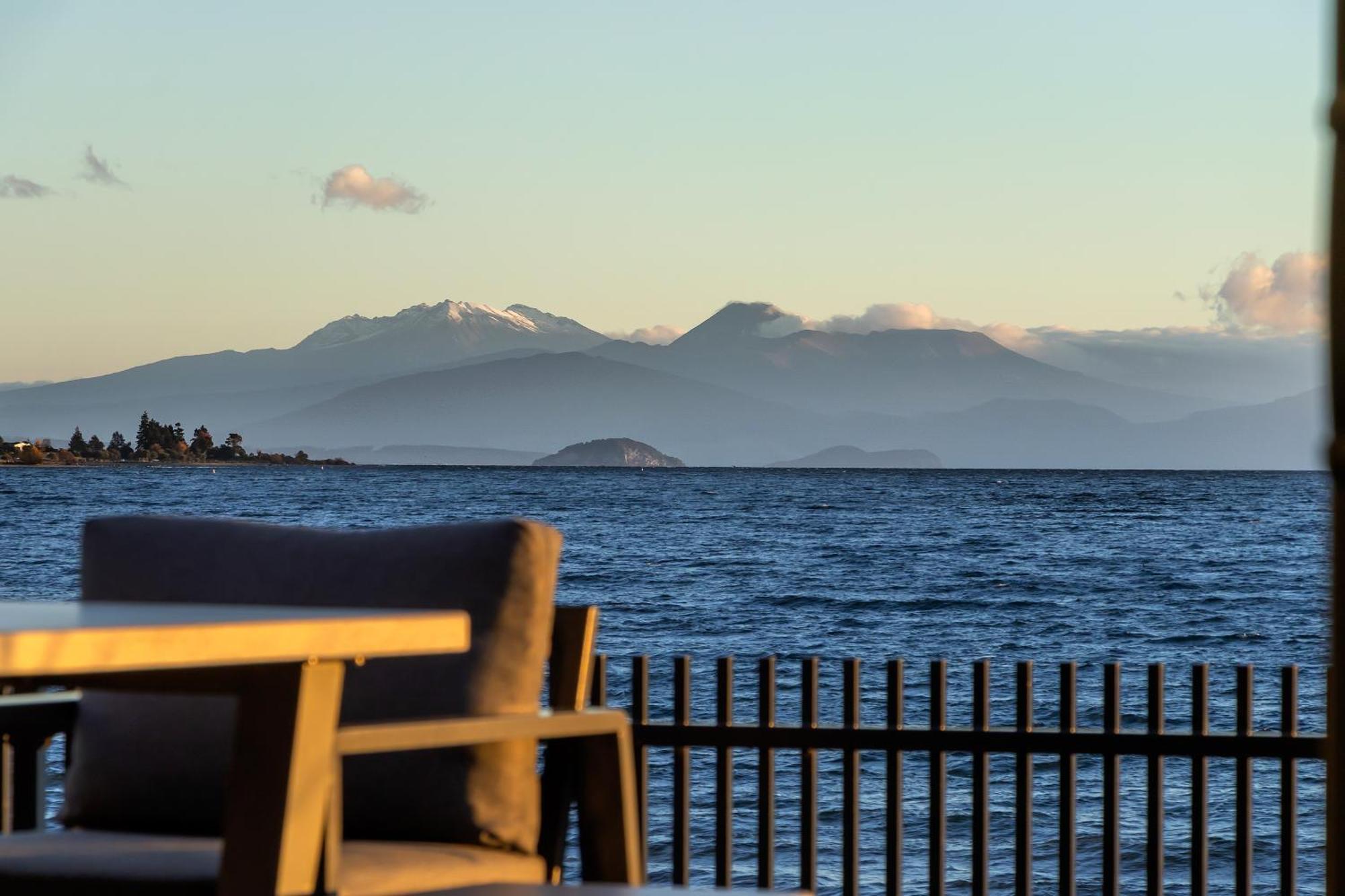 Brand New Lake Front Homes Spa Pool Taupo Exterior photo