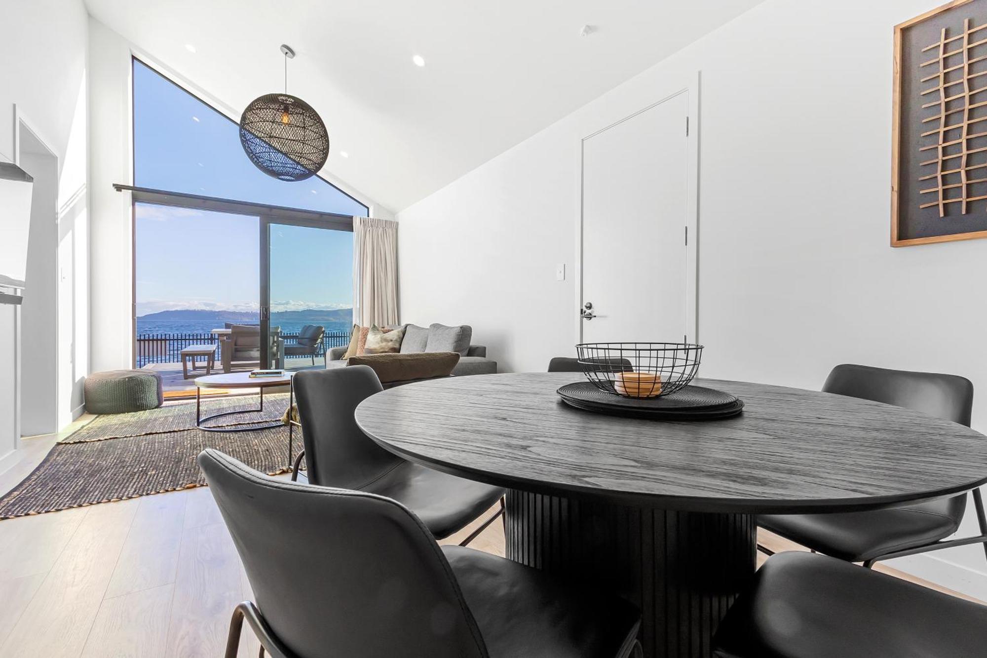 Brand New Lake Front Homes Spa Pool Taupo Exterior photo